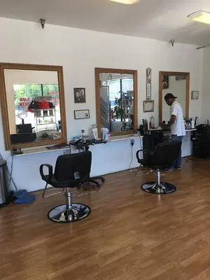 Tres Chic Salon