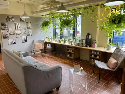 Orbit Salon