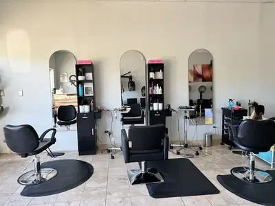 Dominican Cocco’s Hair Salon