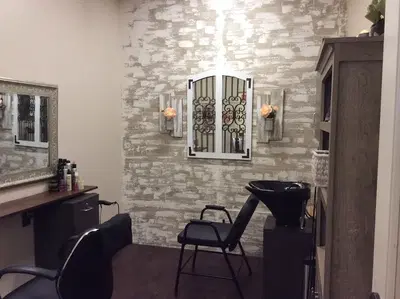 Phenix Salon Suites Westside Center