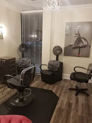 La Monique Salon
