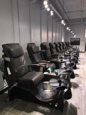 the nail bar