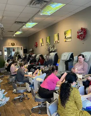 Lucky Nails & Spa