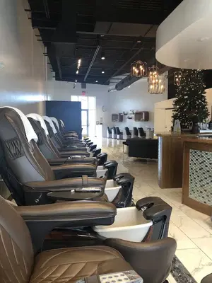 Lavish Nail Lounge (20% OFF New Customers on Mon-Wed)