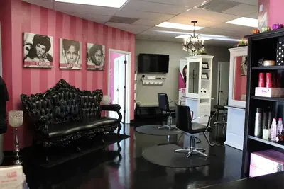 SHE, The Salon