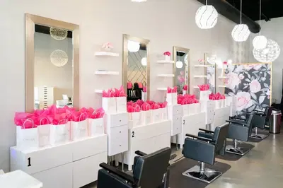 Splurge Nail lounge