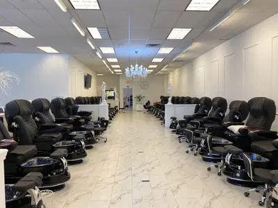 LUSH NAIL BAR (10% OFF NEW CUSTOMERS)