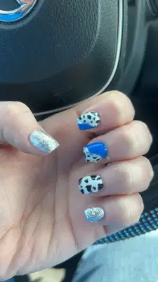 Grattitude Hair and Nails
