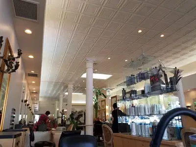 Le Studio Salon De Beaute
