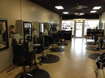 R Salon Day Spa
