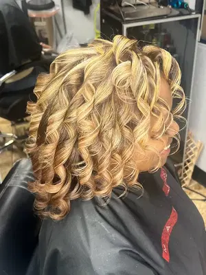 DO LA LA SALON