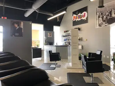Salon Kandalucci