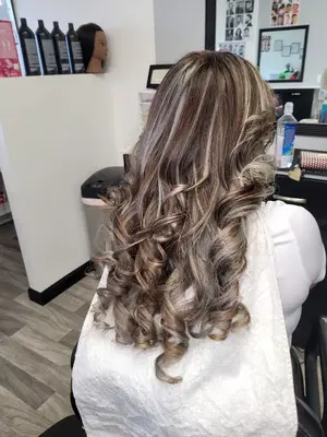 Nayi’s Beauty Salon