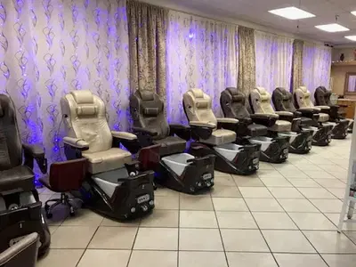 PG Nails & Spa