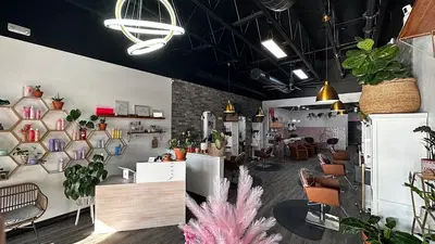 La Luna Beauty Bar