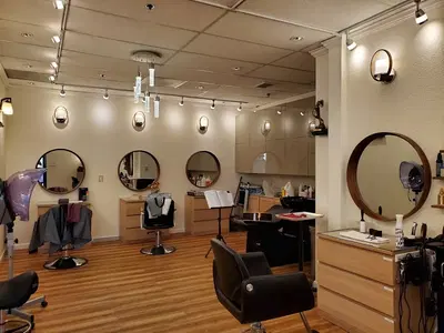 Leo's Hair Studio