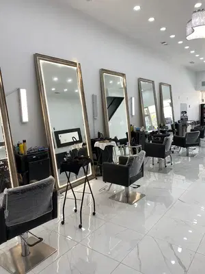 Salon Lounge