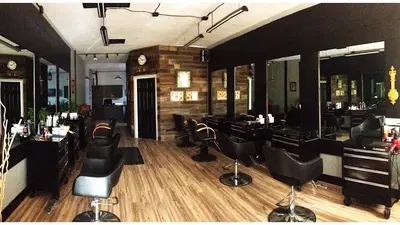 Crow Salon