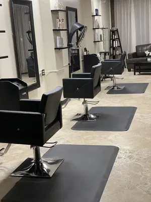 Yeni’s Salon & Beauty