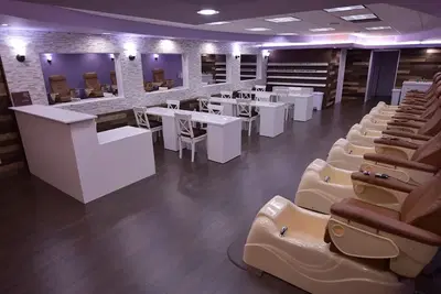 KISS Nail Lounge