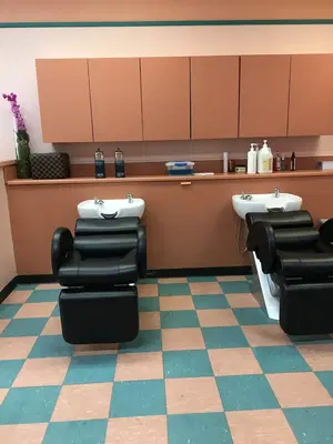 Best Clips Salon