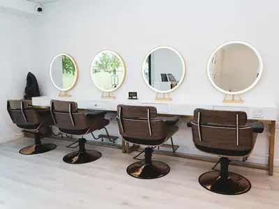 Air Moore Salon 艾慕造型