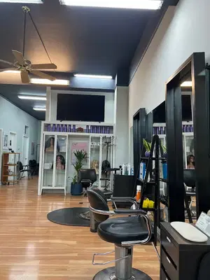 Dritto Salon