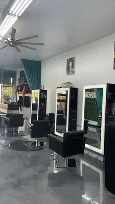 Connoisseur of Hair salon