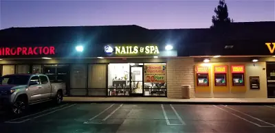 Islands Nails & Spa