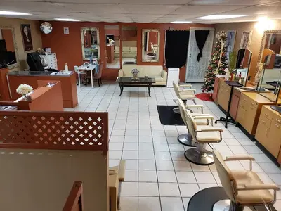 Monica Beauty Salon