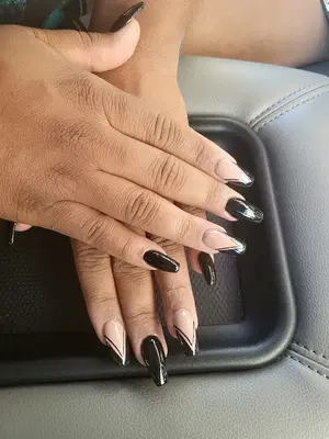 Ly Ly & Van Nails