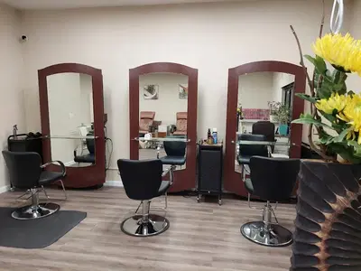 Vanna Salon Studio - Capri Nail Spa