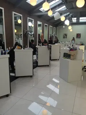 Therapy Salon Aveda concepts