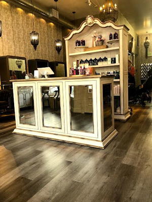 Tangles Salon