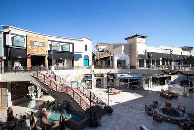Salon Republic Thousand Oaks