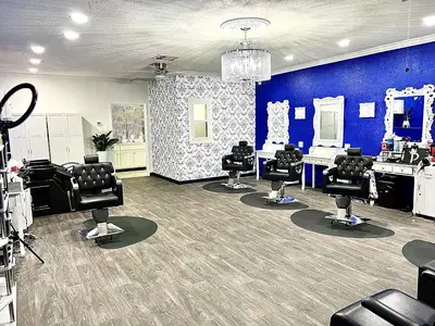 Uri's hair salon