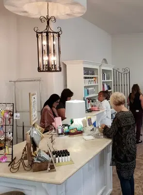 Unique Design Salon & Boutique