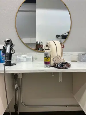 Primary the Salon