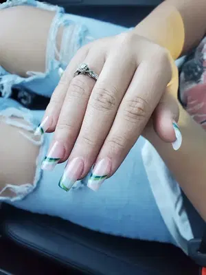 Lynna Nails & Spa