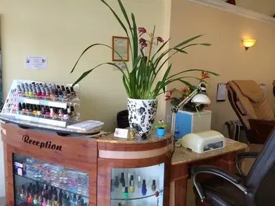 Q Nails