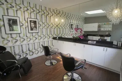 ShineForth Salon