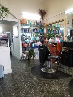 The Leo's Beauty Salon
