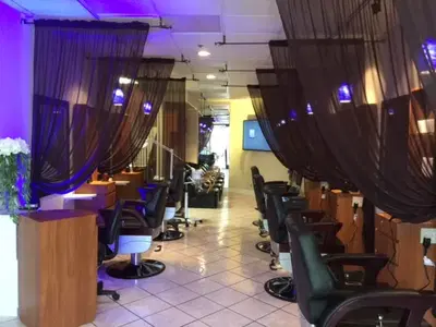 Aura Spa & Salon For Men