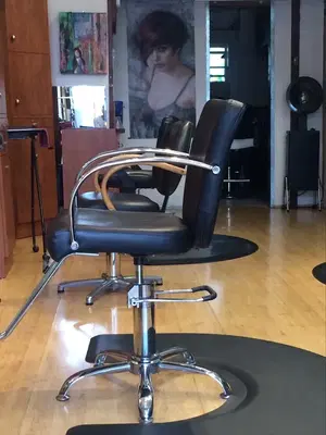 Arellano Salon