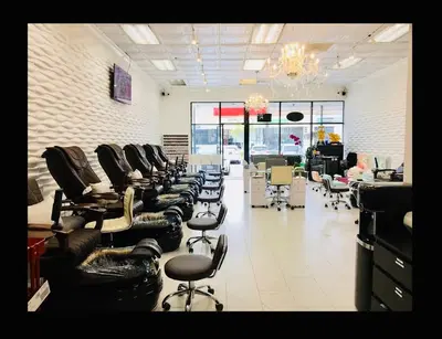 Bonjour Nails Bar Salon - Lake Forest