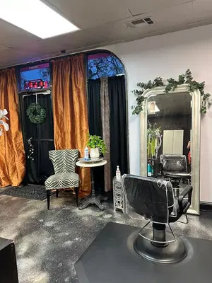 the MOJO Hair Lounge salon