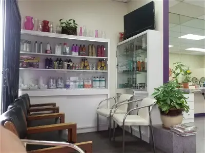 Erika's Beauty Salon Unisex