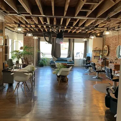 Salon Sycamore