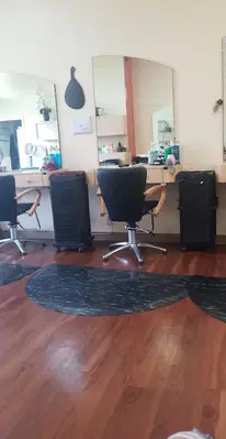 Yola's Beauty Salon