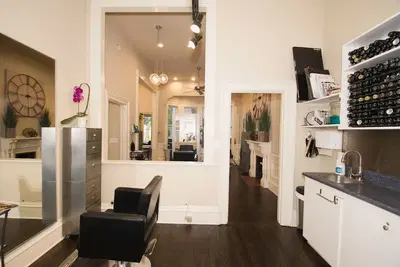 Dolce Vita Salon